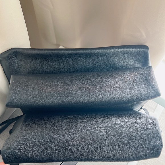 Valentino V-Ring Medium Leather Shoulder Bag - Picture 6 of 15